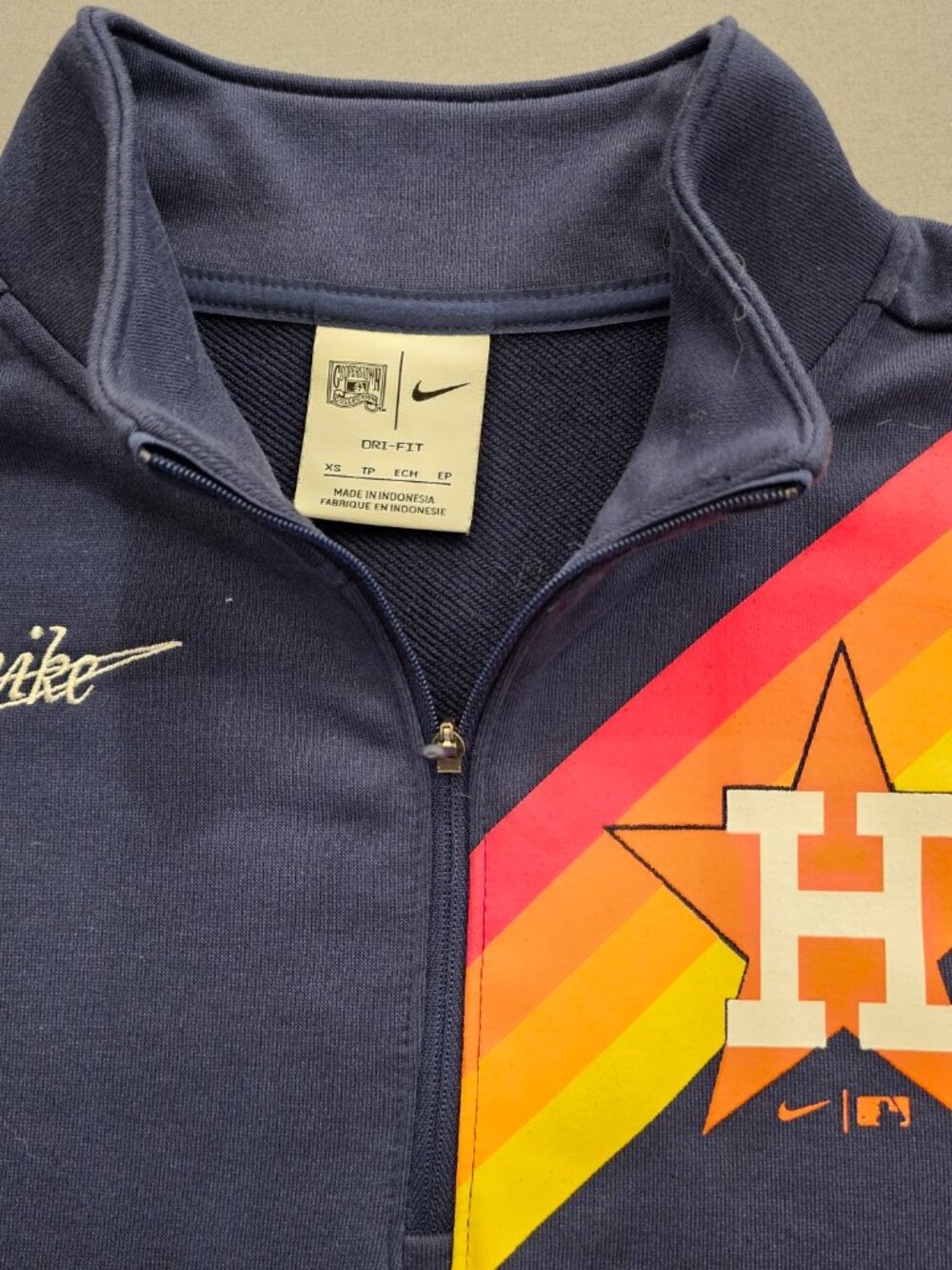 Nike Houston Astros Phoenix Fleece Cropped 1/2 Zip Pullover Rainbow Logo XS - Picture 8 of 10